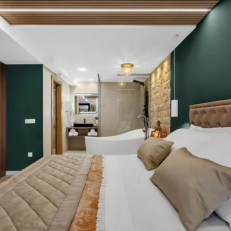 The Goldenhour Макарська