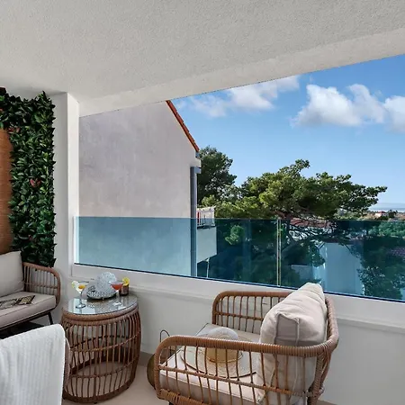 Апартаменти The Goldenhour *