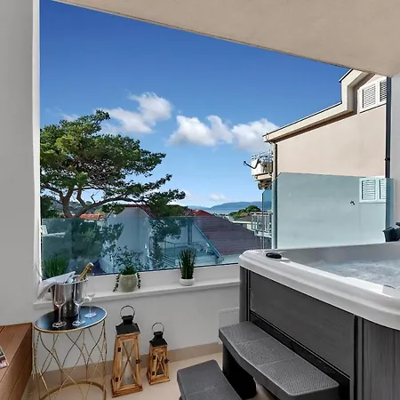 The Goldenhour Макарська