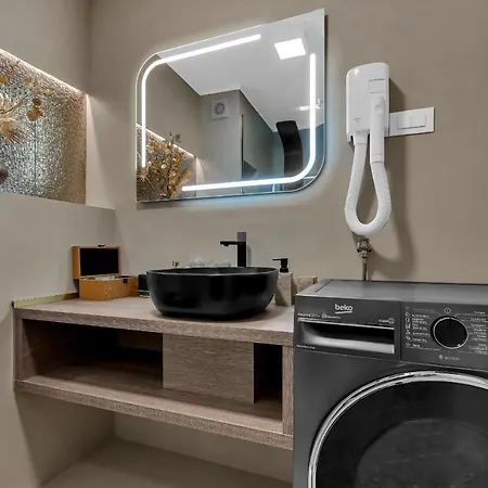 The Goldenhour Макарська