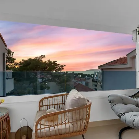 The Goldenhour Daire Makarska