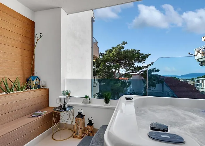 The Goldenhour Apartment *